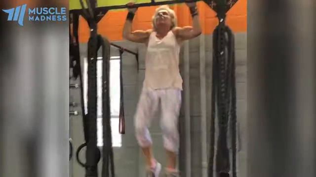 Сильнейшая 70-летняя бабушка Мэри Даффи смотреть онлайн