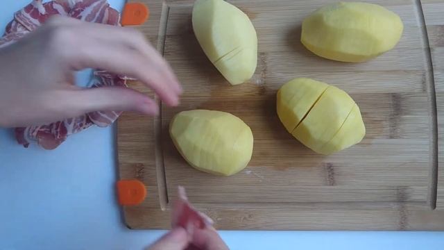 Картошка-гармошка с сыром и беконом: рецепт смотреть онлайн