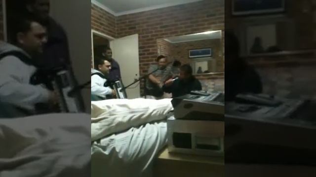 uzivo zoran kengur, bane gorila i fikret kolaric смотреть онлайн