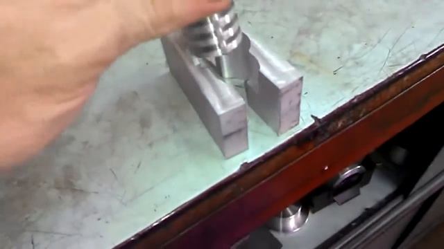 Как зажимать цилиндрические детали при фрезеровании. смотреть онлайн