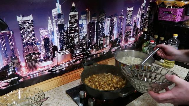 пельмени в горшочке