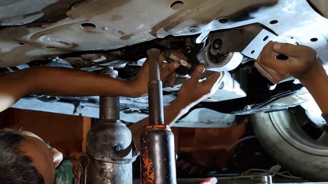 proses mengganti Engine Mounting (bawah) Mazda CX7 смотреть онлайн