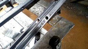 Как сделать складную скамью для жима штанги своими руками. Жим штанги 110кг.mp4