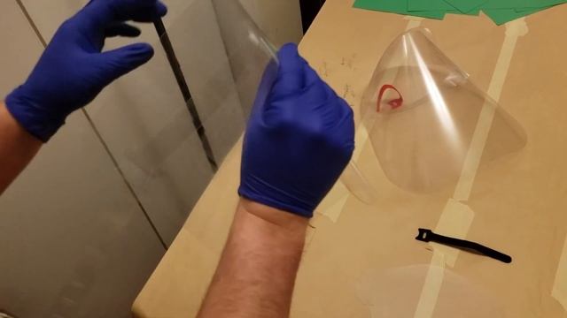 Cricut DIY Face Shield - Uses Binder Covers, Cuts in 5 Minutes! - 65 Cents Per Shield! смотреть онлайн