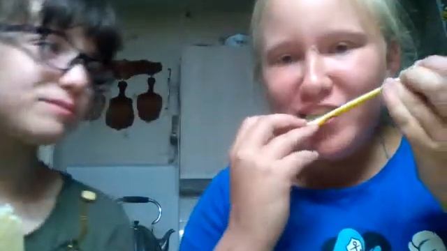 Челендж съесть лимон без сахара.??? смотреть онлайн