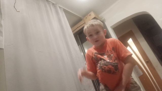 Майнкрафт, но можно есть всё, что угодно смотреть онлайн