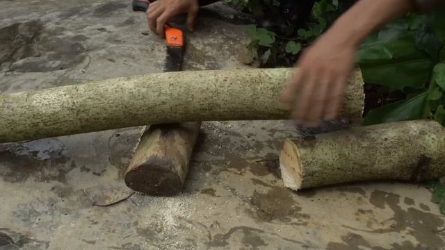 Build a Warm Survival House In A Tree Trunk With Fireplace Catch Frogs To Cooking | PrimitiveVilla смотреть онлайн