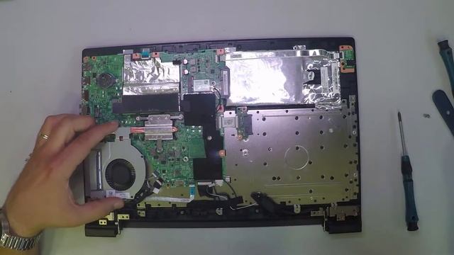 Lenovo V110 Fan Cleaning смотреть онлайн