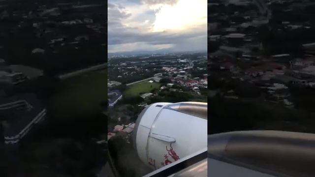 Landing at Chiang Mai Airport Timelapse смотреть онлайн
