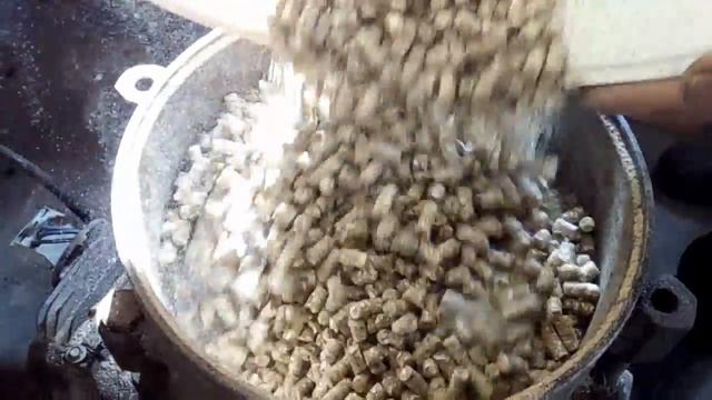 Самодельный гранулятор комбикормов #1 смотреть онлайн