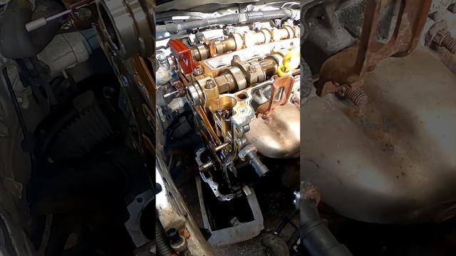 vauxhall Corsa 1.2 xer timing chain and excessively worn camshafts. смотреть онлайн