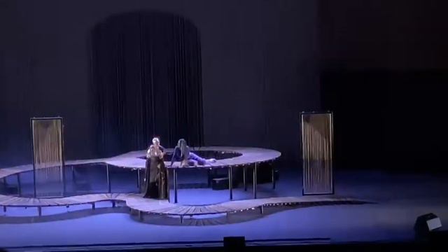 “Der Hölle Rache” Queen of the Night Aria смотреть онлайн