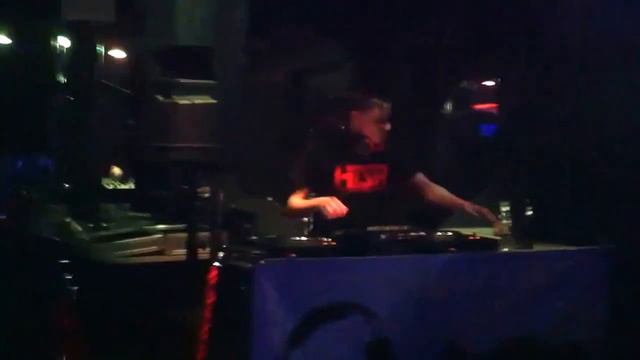 L J Skitzee Kitson смотреть онлайн