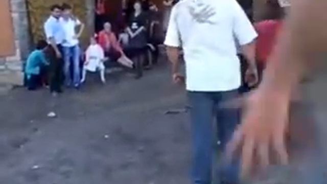 КАВКАЗЦЫ НАШЛИ ШПИГЕЛЬ ВЕСТЕЙ В 20:00, НАПИЛИСЬ И ТЕПЕРЬ ПЛЯШУТ смотреть онлайн