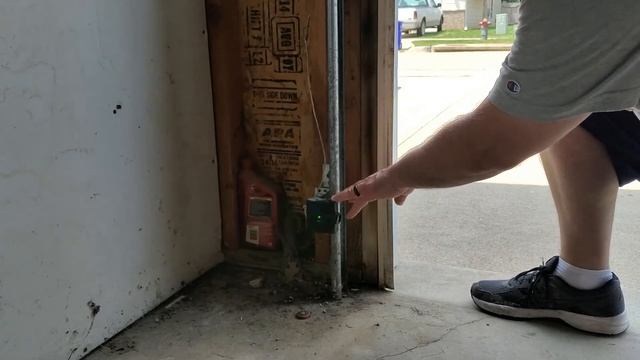 Garage door won't close. How to fix quickly смотреть онлайн