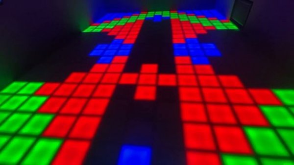 Pixel Quest - игры на световом полу!