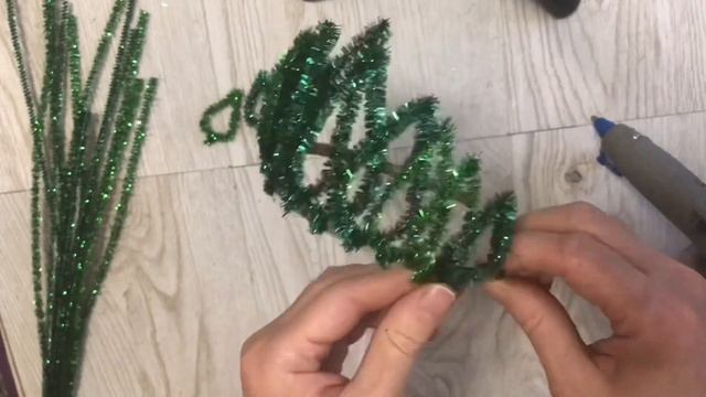 МК Как сделать КОРОНУ Ёлочка своими руками на Новый год Новогодние Поделки Легко смотреть онлайн