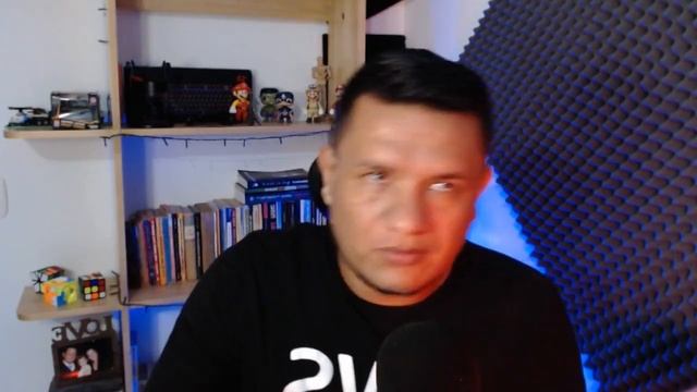 Que hace un programador junior sin experiencia en su primer empleo y primeros meses | Luisito Habla смотреть онлайн