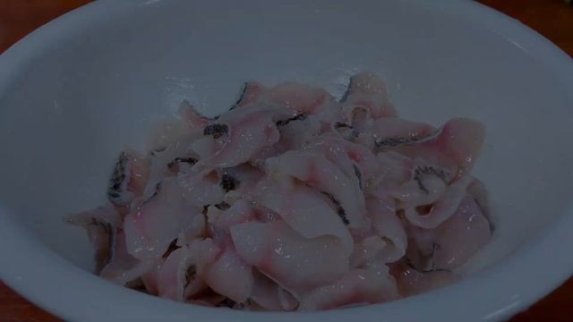 廣東生炒魚片的正確做法，魚肉香嫩爽滑又好吃，下酒下飯都不錯，【天天相見廚房阿鵬哥】，#炒魚片料理，#炒魚片食譜，#家常菜，#美食，#food，#魚片的做法，#chinesefood，#炒魚片不碎的技