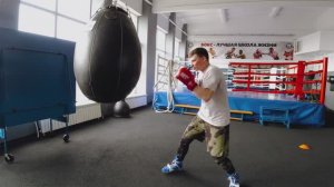 Как НЕ УСТАВАТЬ бить по мешку в БОКСЕ?!