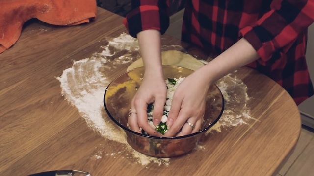 Как Приготовить Осетинские Пироги. Три разные начинки + рецепт теста. смотреть онлайн