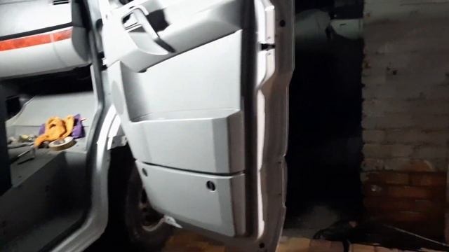 Мотор дособирал, двери дособирал,рулевую рейку установил. Mersedes sprinter. смотреть онлайн