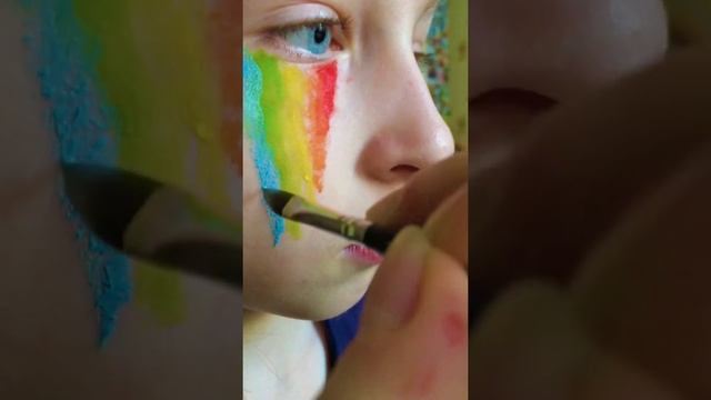 МАКИЯЖ КРАСКАМИ ПО ЛИЦУ И СТРАШНЫЕ БРОВИ