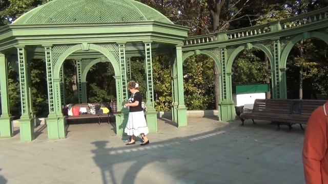 Танцы в парке "Останкино" смотреть онлайн