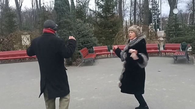 Ой хто пьє тому наливайте!!!??Веселые танцы в парке Горького!!!??Харьков??Март 2021 смотреть онлайн