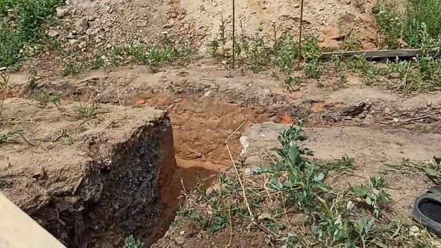 Прочная опалубка фундамента, которая выдержала заливку бетононасосом. Дом своими руками смотреть онлайн