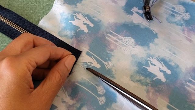 How to Install an Exposed Zipper - Quick Tutorial смотреть онлайн