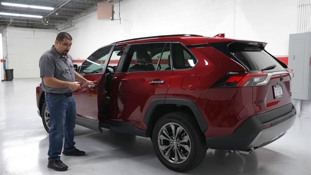 Should You Buy The Updated Toyota RAV4? Full Review and Common Problems Update смотреть онлайн