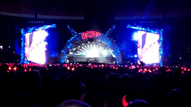 AC/DC Paris 26/05/15 Solo Guitare Angus Young 10'