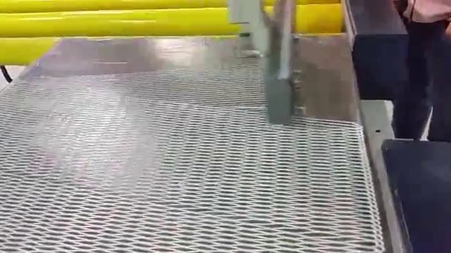 Станок струйного нанесения для периодического прессования смотреть онлайн