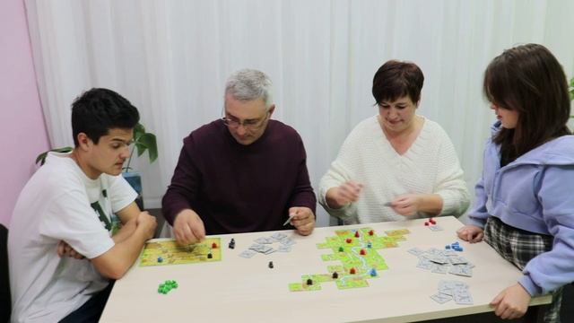 Грибановка_Семья Труновых_Сундучок семейных игр смотреть онлайн