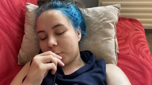 VLOG/Распаковка с ALIEXPRESS/Покрасила волосы в синий?!?!Слезы на балконе/3,5 часа на маникюре ? смотреть онлайн