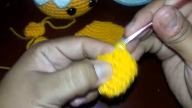 Pollito felipe con cascaron amigurumi смотреть онлайн