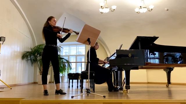 В. А. Моцарт - Соната для скрипки и фортепиано До-Мажор (1778) KV296 смотреть онлайн