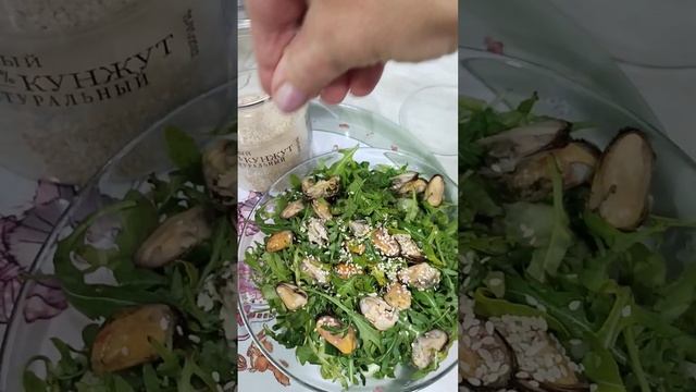 любимый салат с мидиями смотреть онлайн