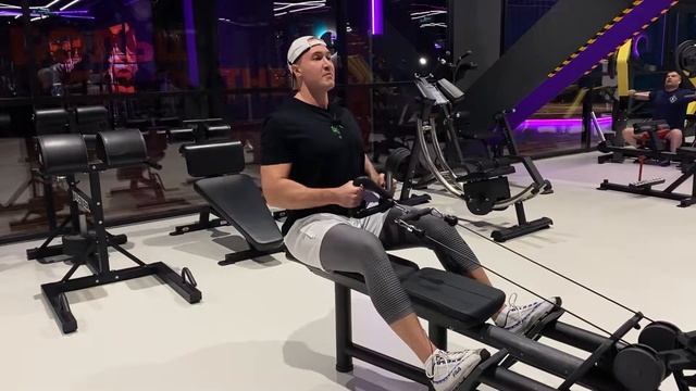 Если ты Первый раз в зале? 9 шагов новичка к успеху в тренировках. смотреть онлайн