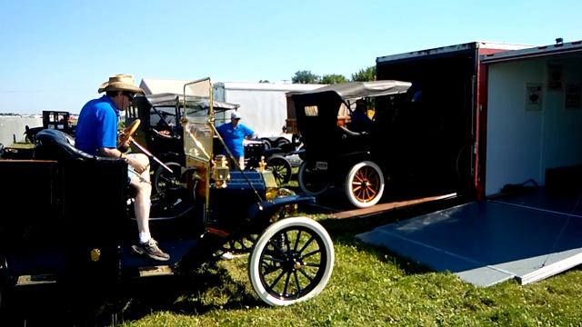 Oshkosh Air Show 2016. Ford taxi смотреть онлайн