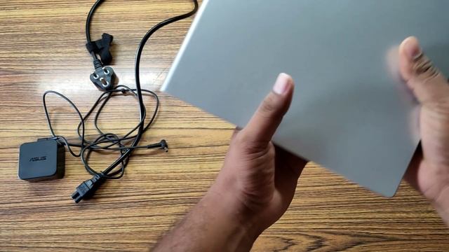 Asus VivoBook 15 X515JA - EJ322TS Unboxing and Review in Hindi | Asus Laptop Unboxing смотреть онлайн