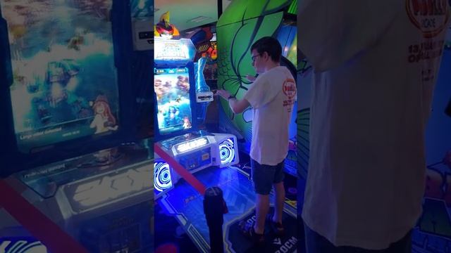 Hero of robots transform (go) arcade game at Pinballz Lake Creek смотреть онлайн