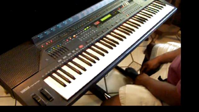 Kris Nicholson Demos His New YAMAHA PSR 6700 Arranger Workstation Video 2 смотреть онлайн