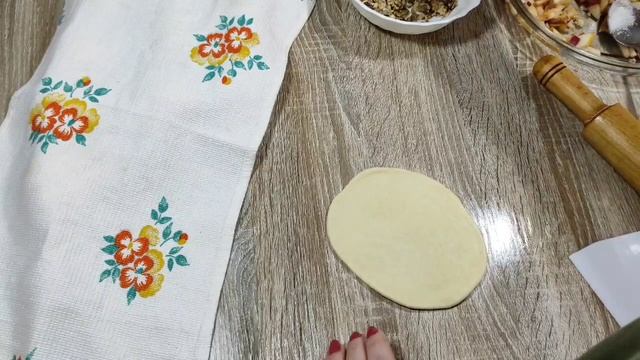 ?Сдобные булочки с яблоками и орехами на молоке ❗ смотреть онлайн