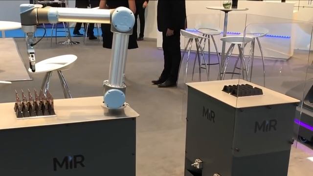 Customizable top modules give MiR robots flexibility for nearly any tasks смотреть онлайн