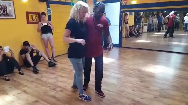Kizomba Bootcamp Beg 1 Dude смотреть онлайн