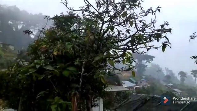 A mountain view of Sillery Gaon Village in West Bengal смотреть онлайн