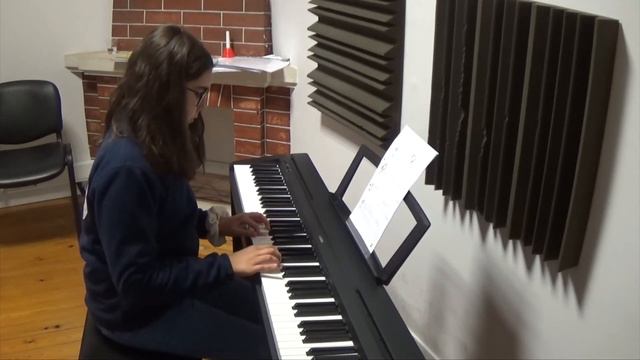 Maria Afonso piano Prof Sveta Menuetto Ch Petzolg AMC DEZ 2019 смотреть онлайн