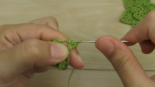 ЦВЕТЫ КРЮЧКОМ мастер-класс ЦВЕТОЧНЫЙ УЗОР DIY Tutorial Crochet flower How to join motifs смотреть онлайн